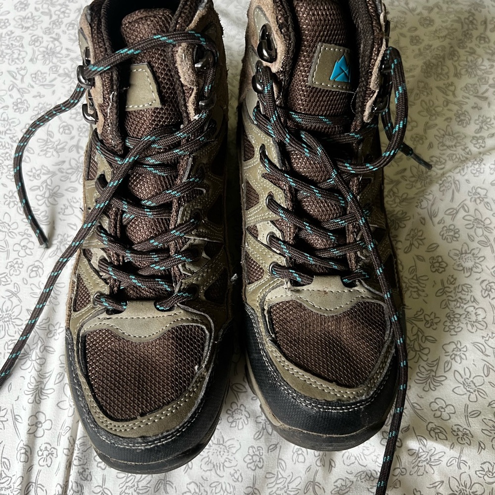 Women’s Denali hiking boots